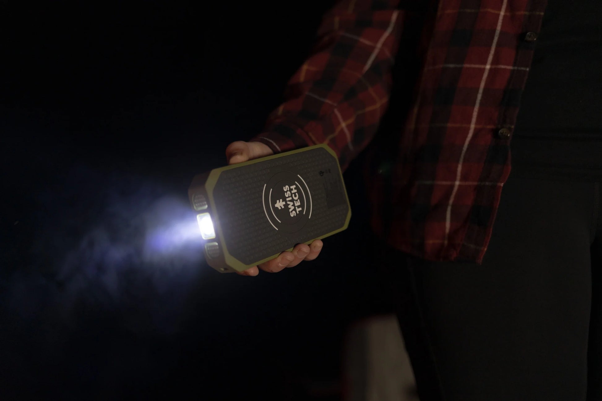 20000Mah Wireless Power Bank with Flashlight and IP54 Protection